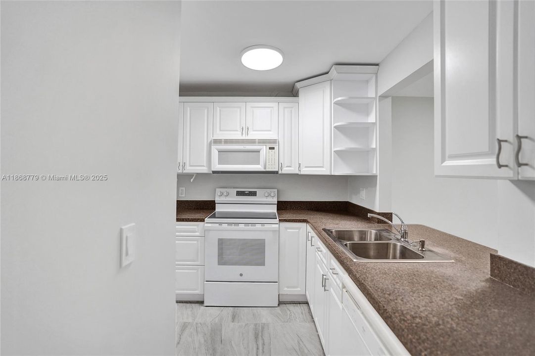 Recently Rented: $2,700 (2 beds, 2 baths, 1444 Square Feet)