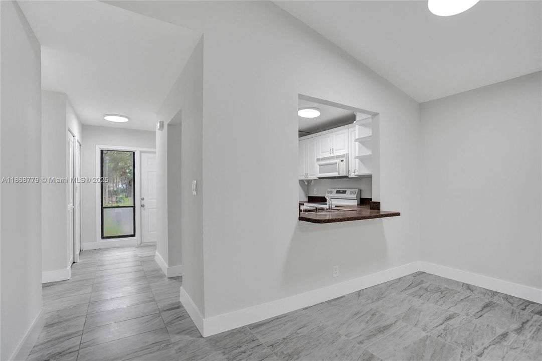 Recently Rented: $2,700 (2 beds, 2 baths, 1444 Square Feet)