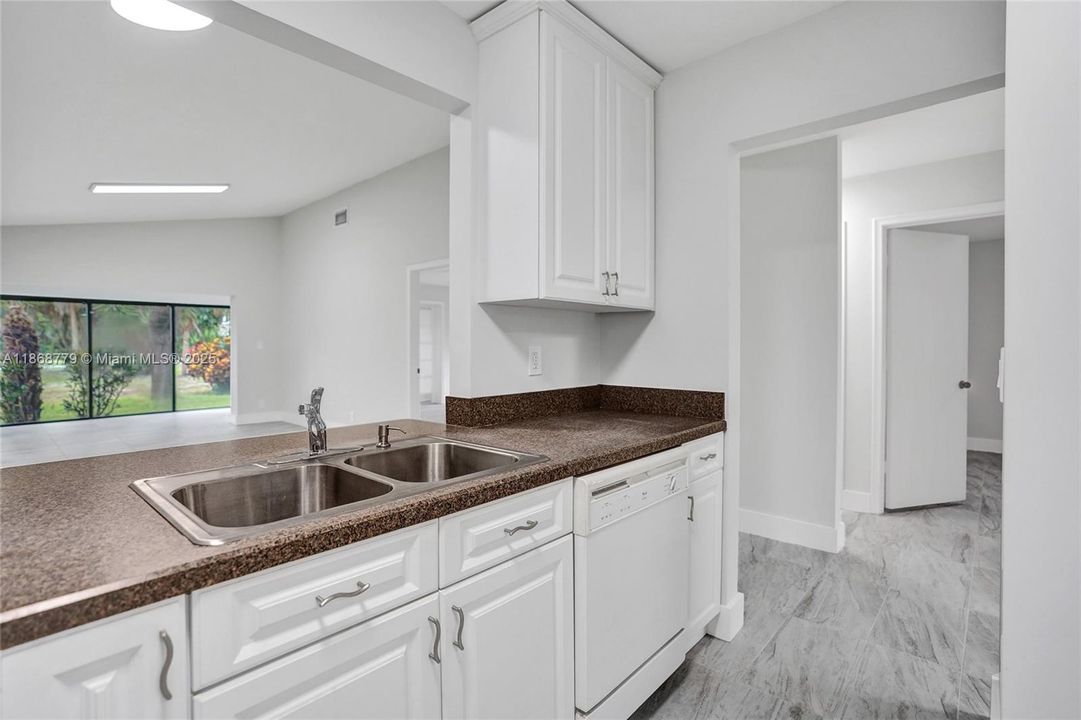 Recently Rented: $2,700 (2 beds, 2 baths, 1444 Square Feet)