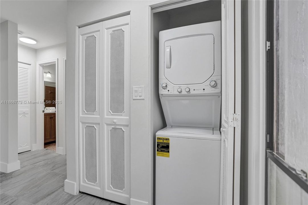 Recently Rented: $2,700 (2 beds, 2 baths, 1444 Square Feet)