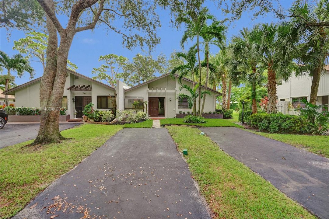 Recently Rented: $2,700 (2 beds, 2 baths, 1444 Square Feet)