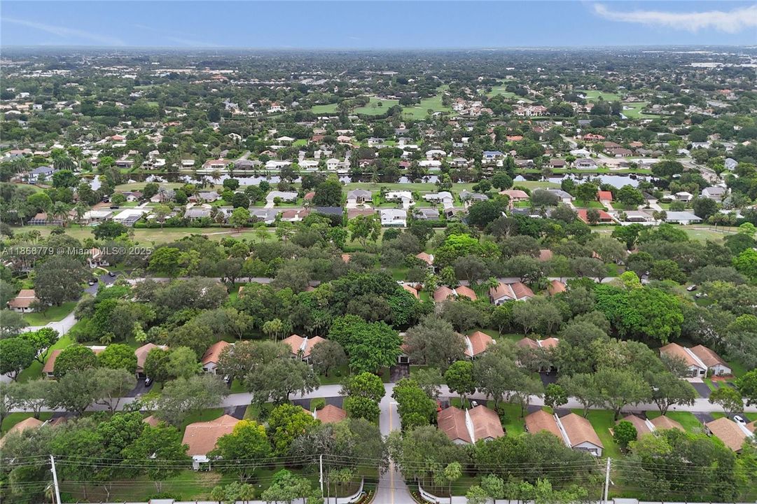 Recently Rented: $2,700 (2 beds, 2 baths, 1444 Square Feet)