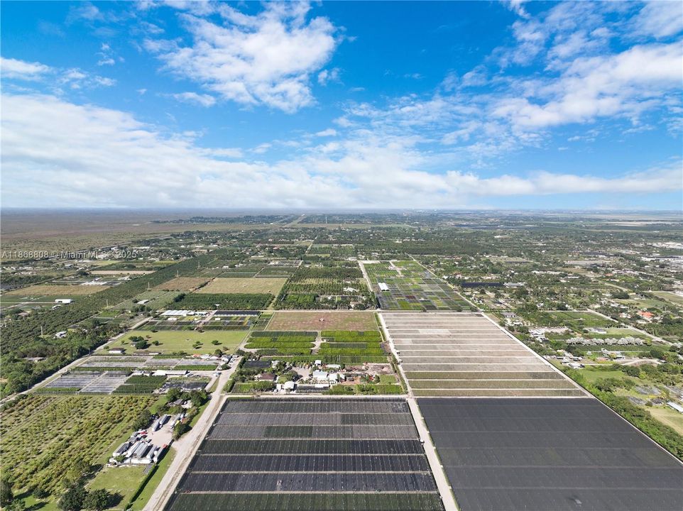 En Venta: $1,900,000 (4 camas, 3 baños, 2198 Pies cuadrados)