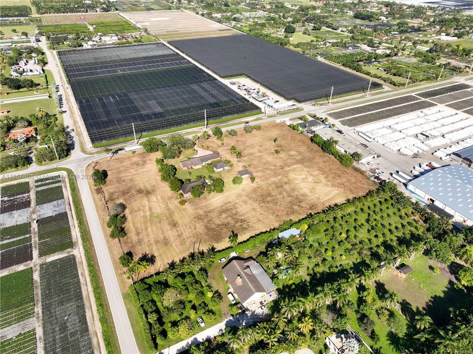 En Venta: $1,900,000 (4 camas, 3 baños, 2198 Pies cuadrados)