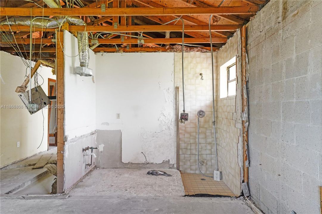 En Venta: $1,900,000 (4 camas, 3 baños, 2198 Pies cuadrados)