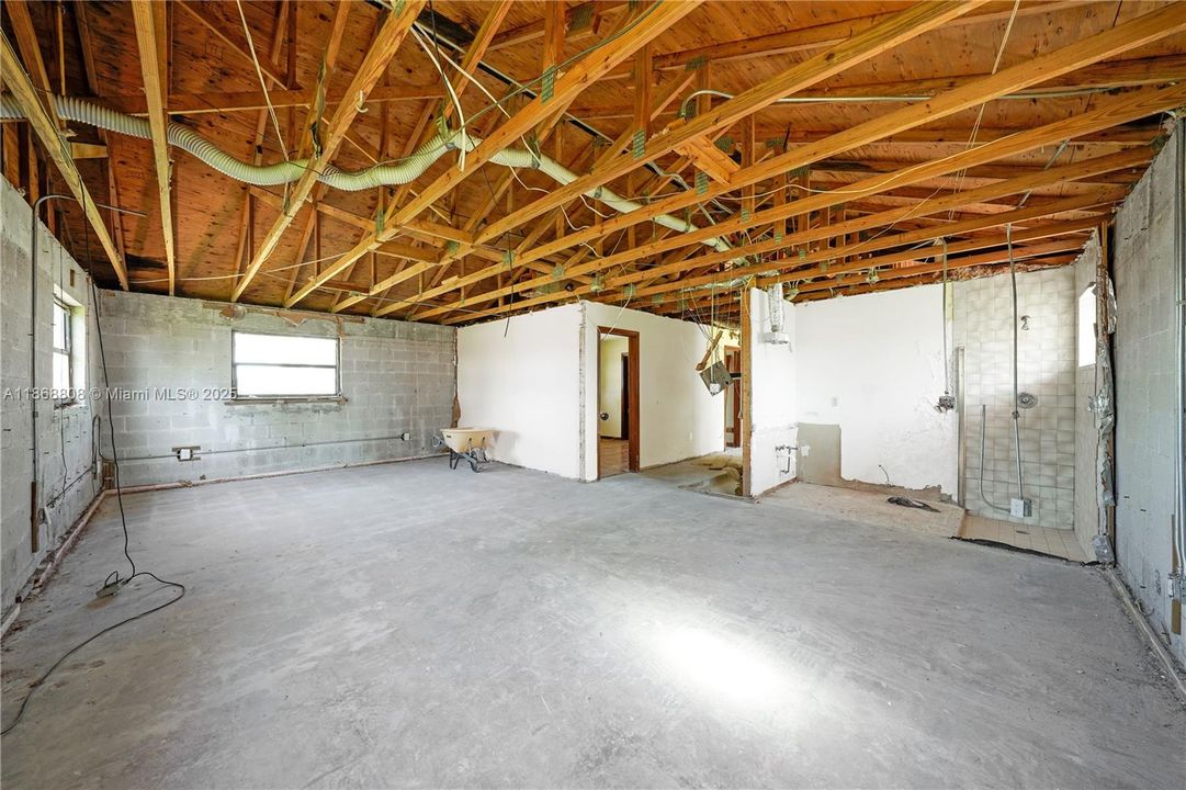 En Venta: $1,900,000 (4 camas, 3 baños, 2198 Pies cuadrados)