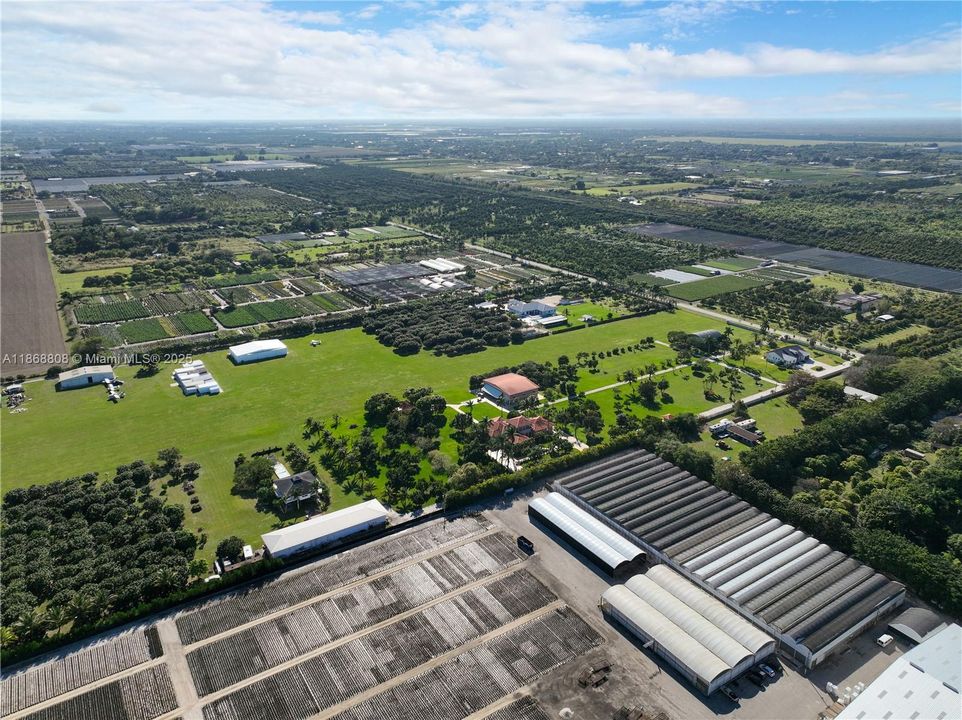 En Venta: $1,900,000 (4 camas, 3 baños, 2198 Pies cuadrados)