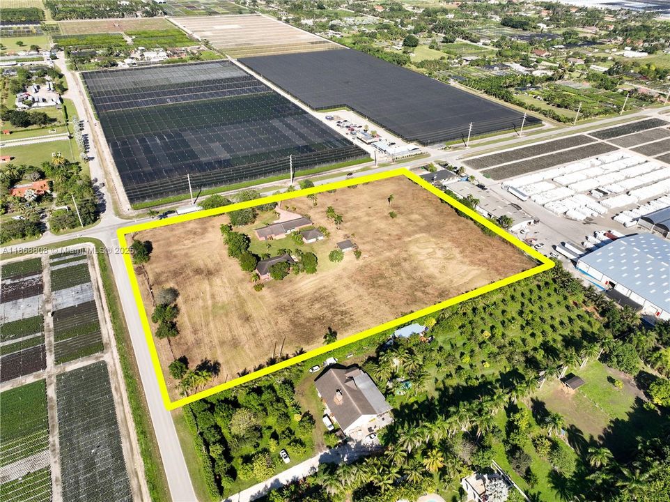 En Venta: $1,900,000 (4 camas, 3 baños, 2198 Pies cuadrados)