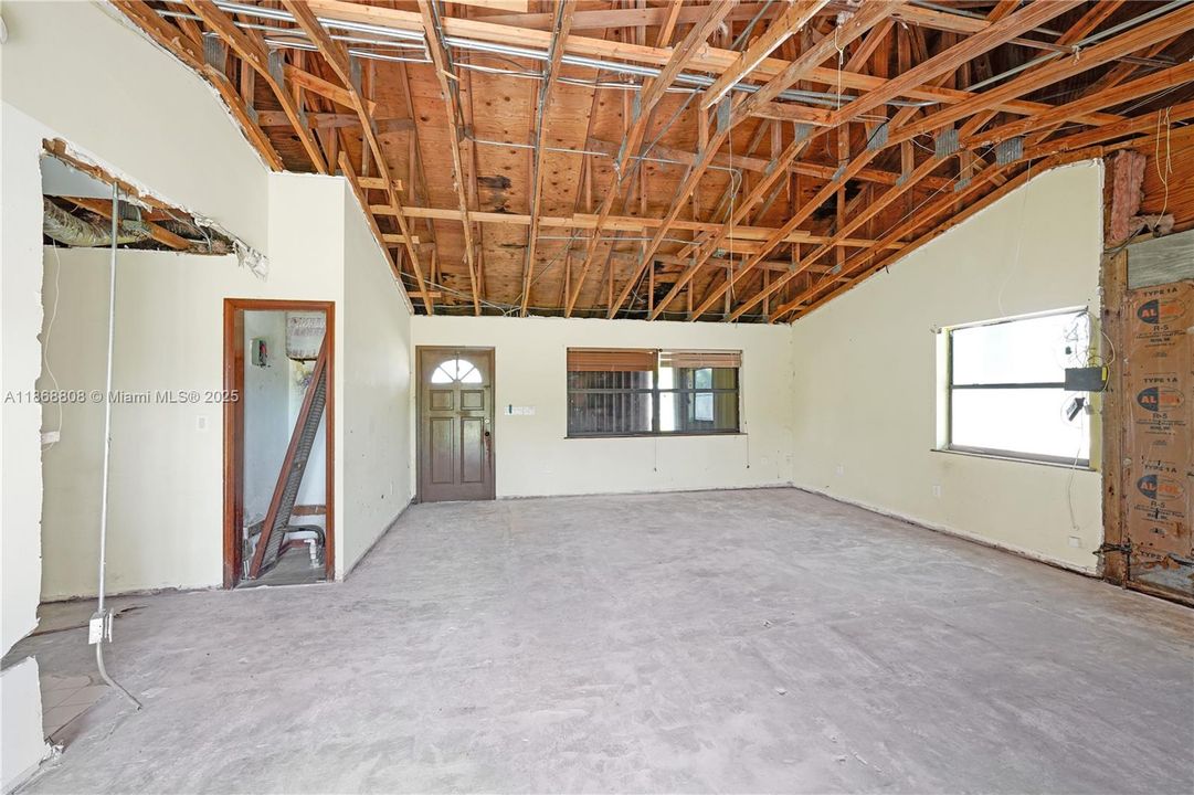 En Venta: $1,900,000 (4 camas, 3 baños, 2198 Pies cuadrados)