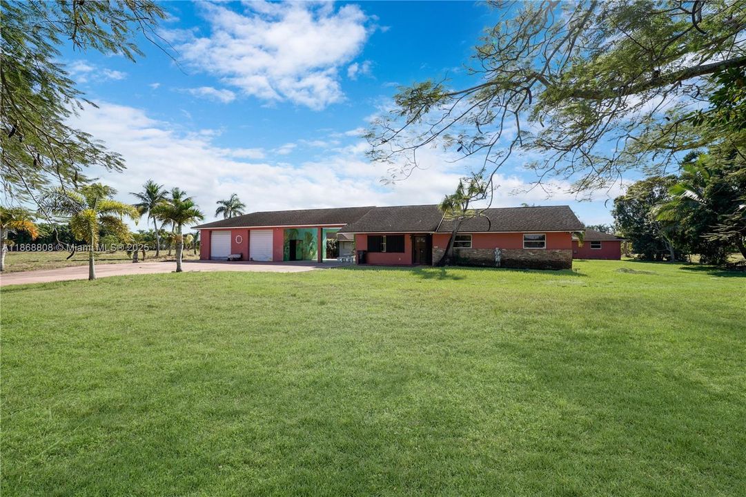 En Venta: $1,900,000 (4 camas, 3 baños, 2198 Pies cuadrados)