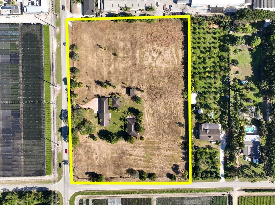 En Venta: $1,900,000 (4 camas, 3 baños, 2198 Pies cuadrados)