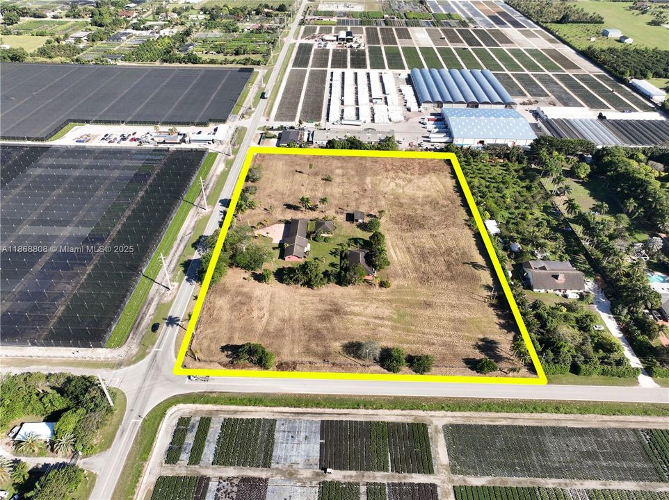 En Venta: $1,900,000 (4 camas, 3 baños, 2198 Pies cuadrados)