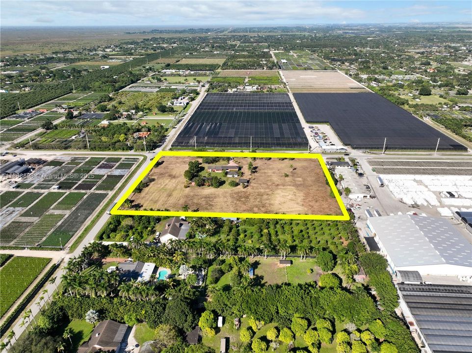 En Venta: $1,900,000 (4 camas, 3 baños, 2198 Pies cuadrados)