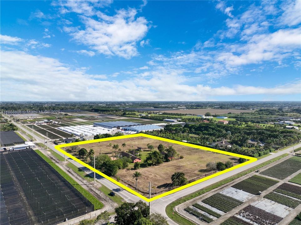 En Venta: $1,900,000 (4 camas, 3 baños, 2198 Pies cuadrados)