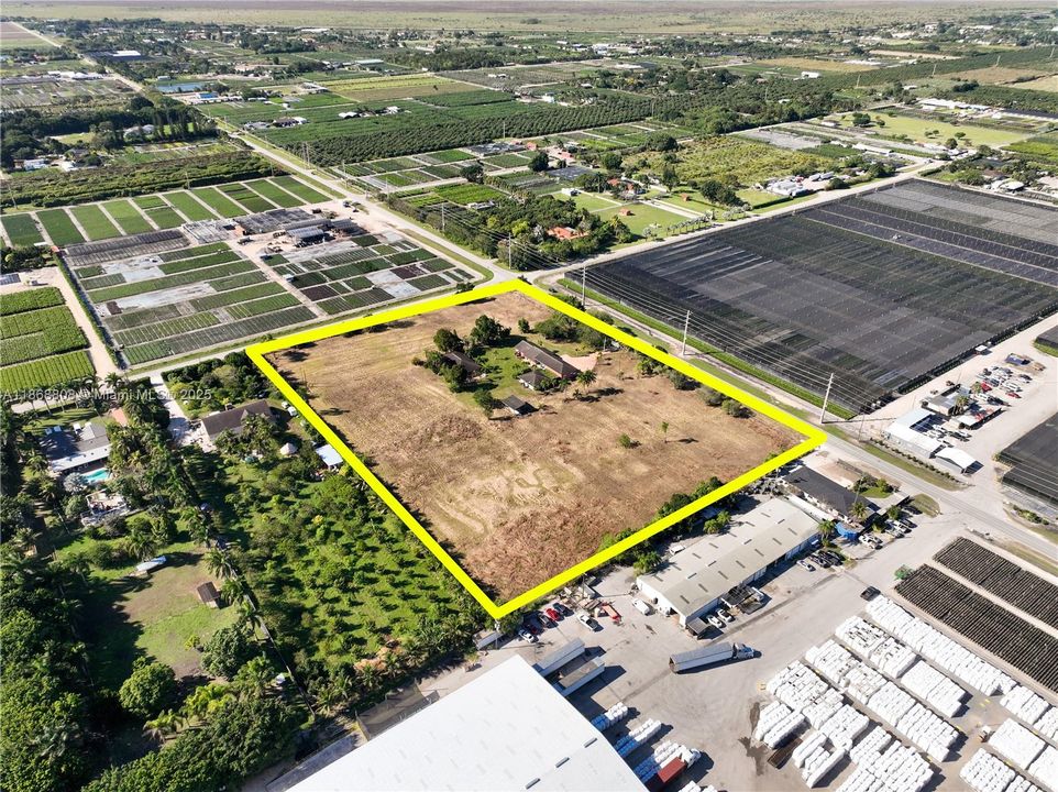 En Venta: $1,900,000 (4 camas, 3 baños, 2198 Pies cuadrados)