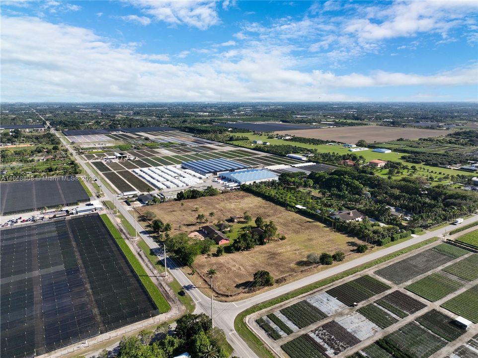 En Venta: $1,900,000 (4 camas, 3 baños, 2198 Pies cuadrados)