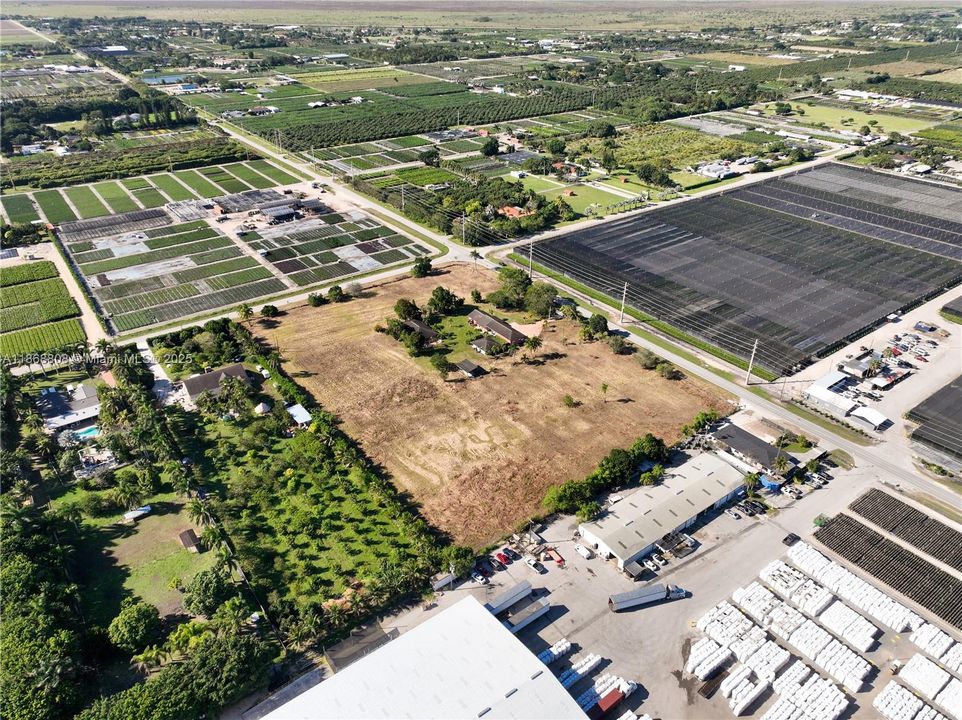 En Venta: $1,900,000 (4 camas, 3 baños, 2198 Pies cuadrados)