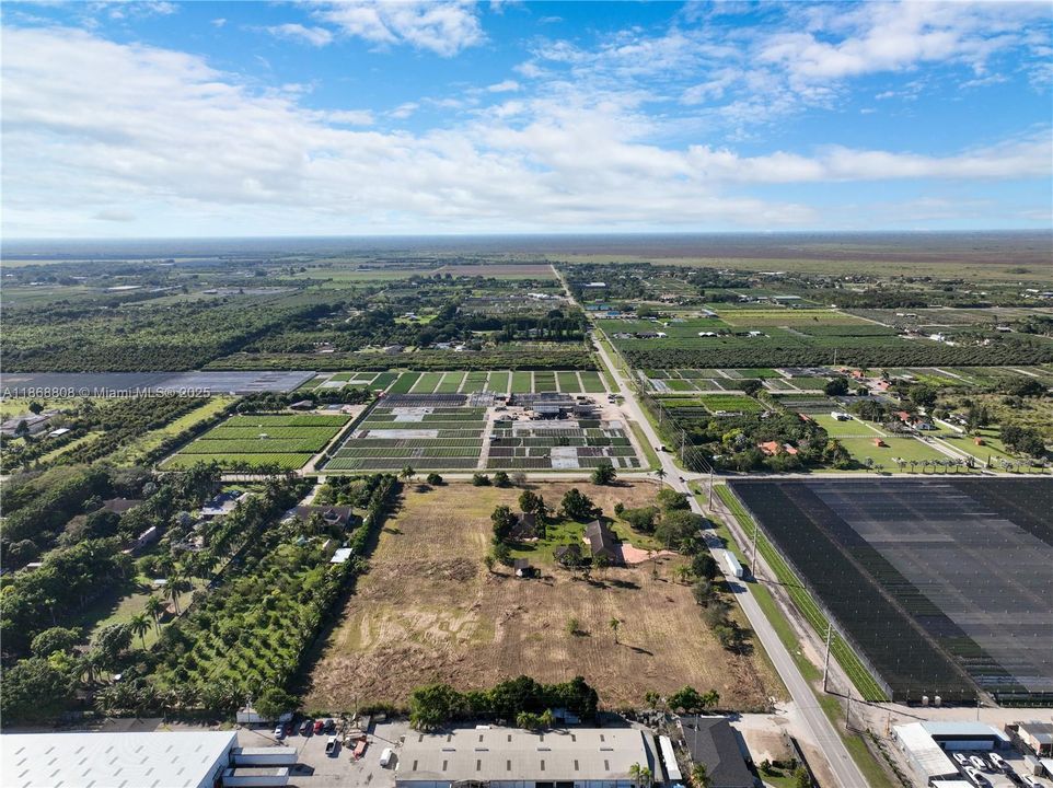 En Venta: $1,900,000 (4 camas, 3 baños, 2198 Pies cuadrados)