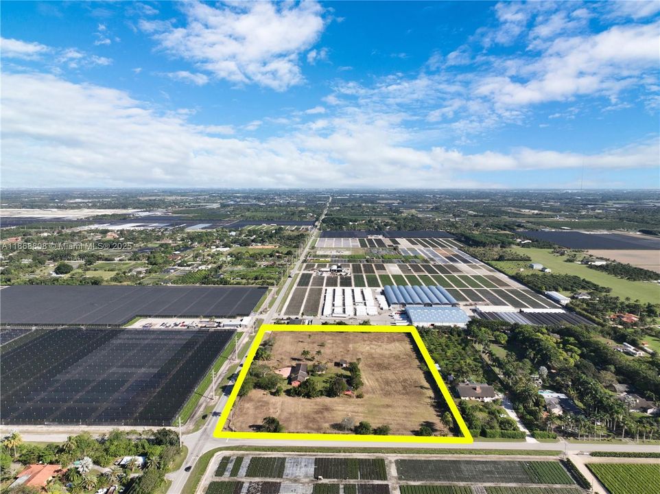 En Venta: $1,900,000 (4 camas, 3 baños, 2198 Pies cuadrados)