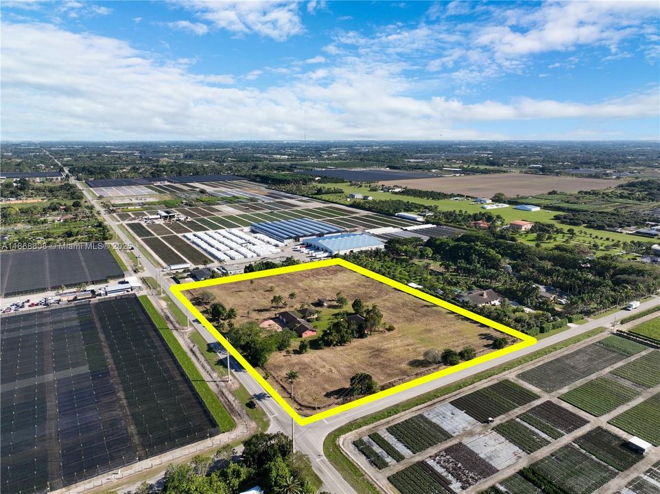 En Venta: $1,900,000 (4 camas, 3 baños, 2198 Pies cuadrados)