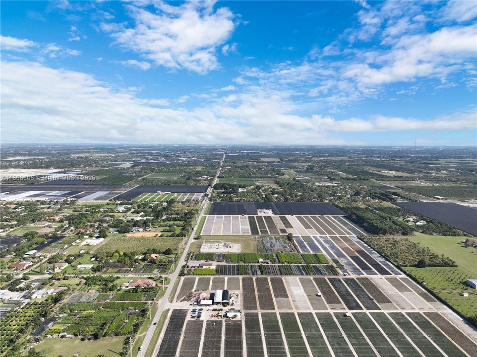 En Venta: $1,900,000 (4 camas, 3 baños, 2198 Pies cuadrados)