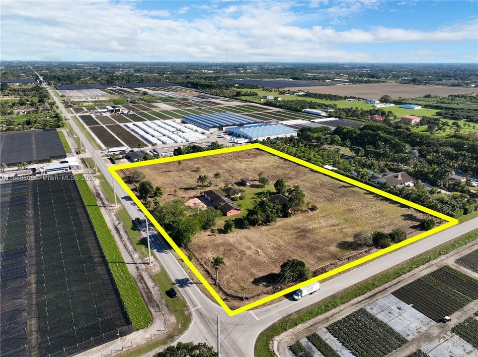 En Venta: $1,900,000 (4 camas, 3 baños, 2198 Pies cuadrados)