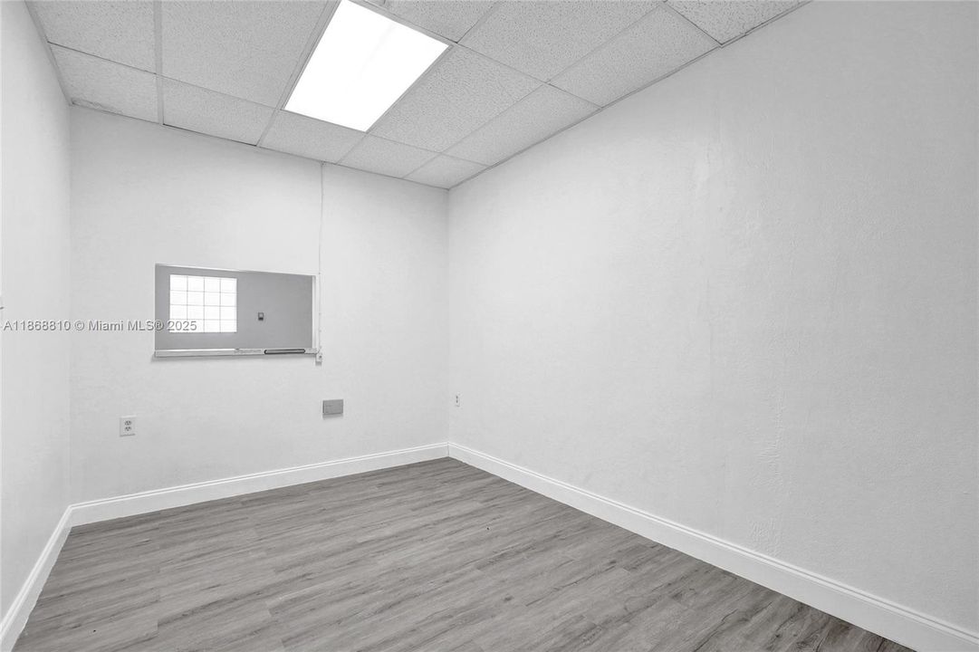 出租: $32 (0 贝兹, 0 浴室, 0 平方英尺)