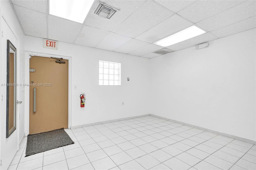 出租: $32 (0 贝兹, 0 浴室, 0 平方英尺)