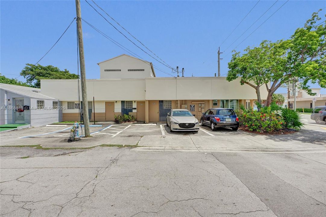 出租: $32 (0 贝兹, 0 浴室, 0 平方英尺)