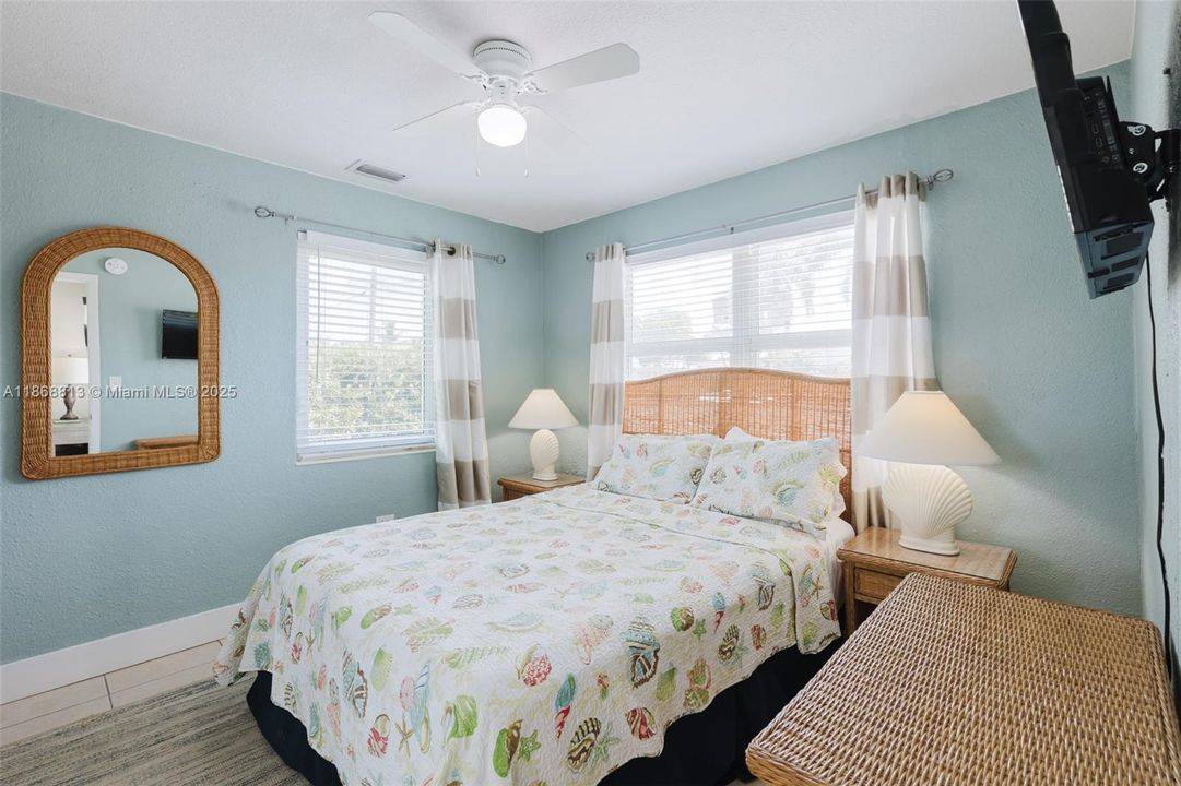 En Venta: $899,000 (3 camas, 2 baños, 1184 Pies cuadrados)