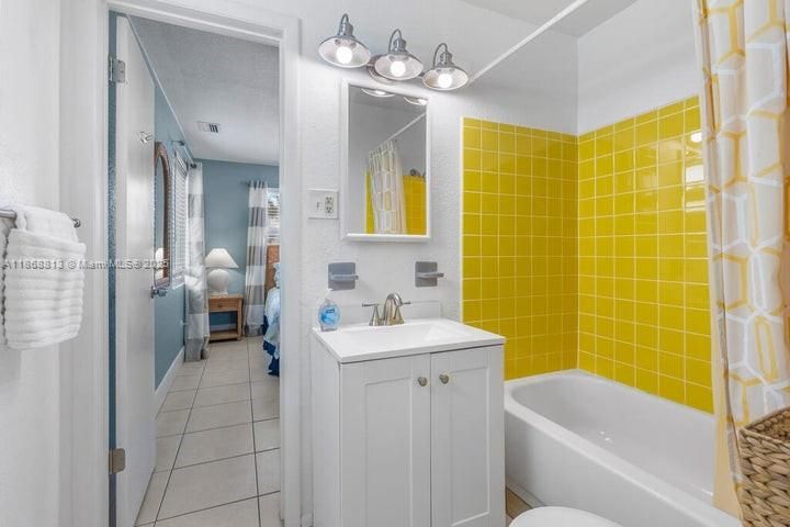 En Venta: $899,000 (3 camas, 2 baños, 1184 Pies cuadrados)