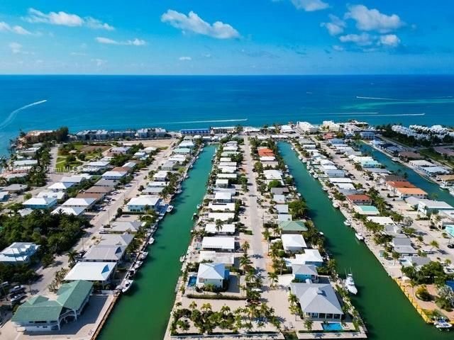 En Venta: $899,000 (3 camas, 2 baños, 1184 Pies cuadrados)