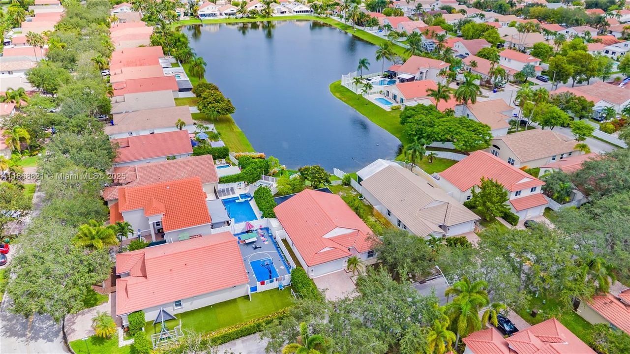 Active With Contract: $799,000 (3 beds, 2 baths, 1648 Square Feet)