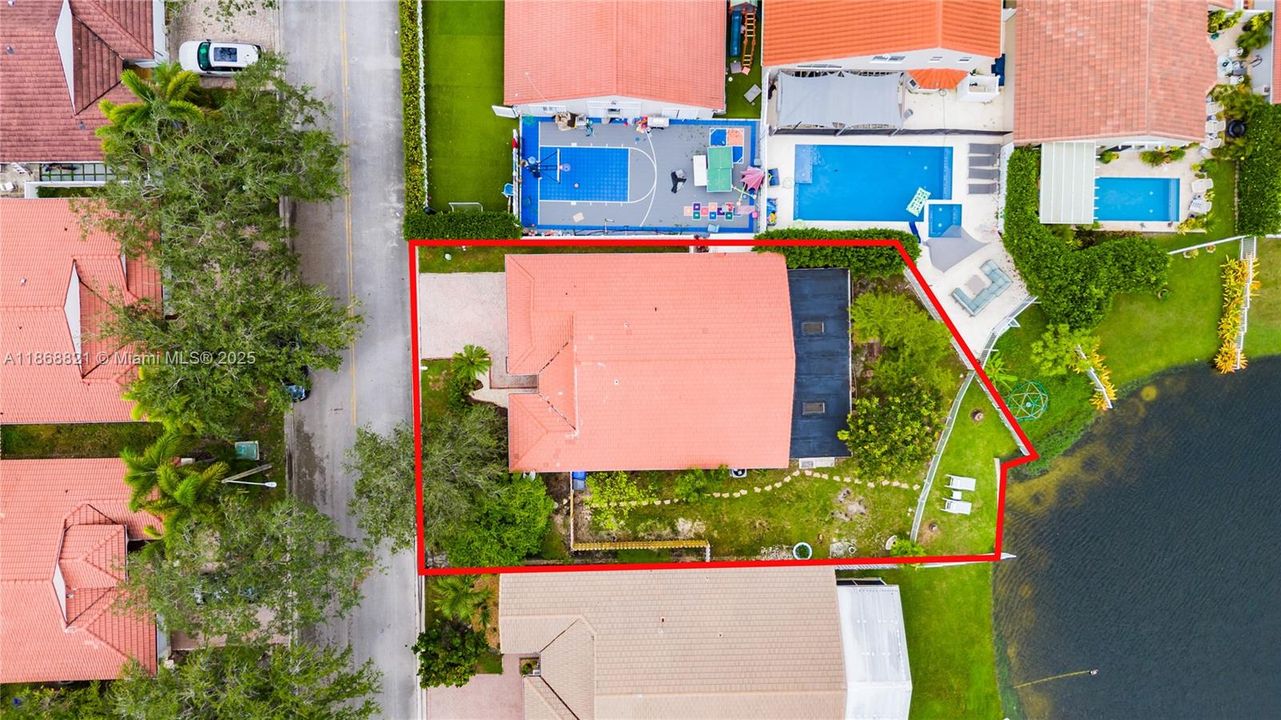 Active With Contract: $799,000 (3 beds, 2 baths, 1648 Square Feet)