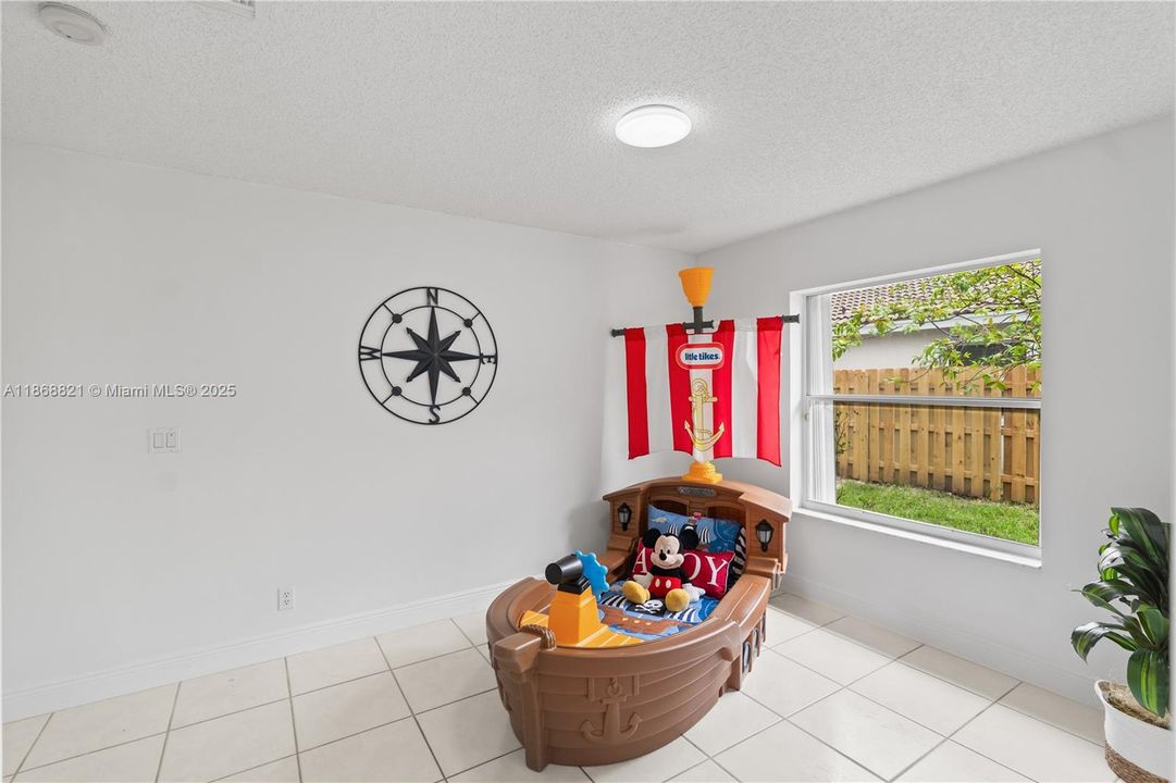 Active With Contract: $799,000 (3 beds, 2 baths, 1648 Square Feet)