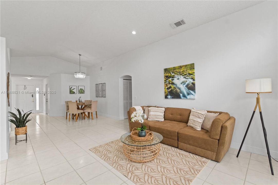 Active With Contract: $799,000 (3 beds, 2 baths, 1648 Square Feet)