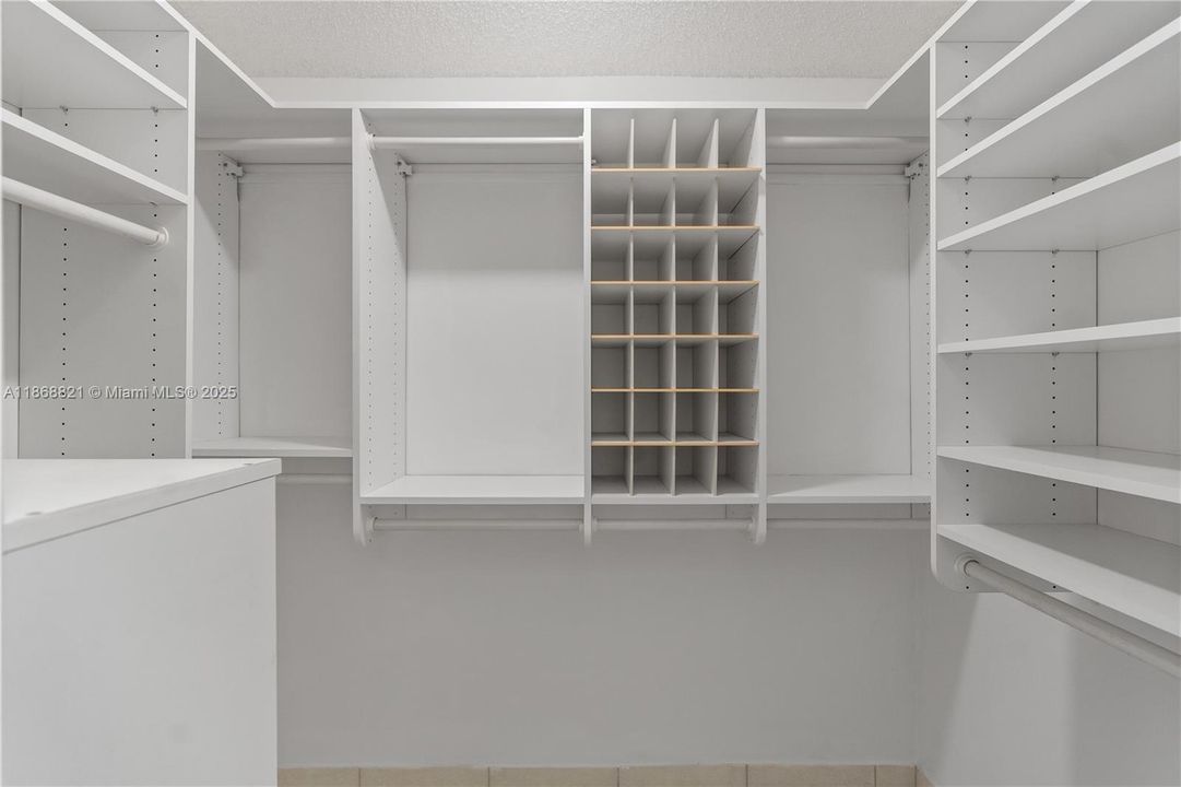 Active With Contract: $799,000 (3 beds, 2 baths, 1648 Square Feet)