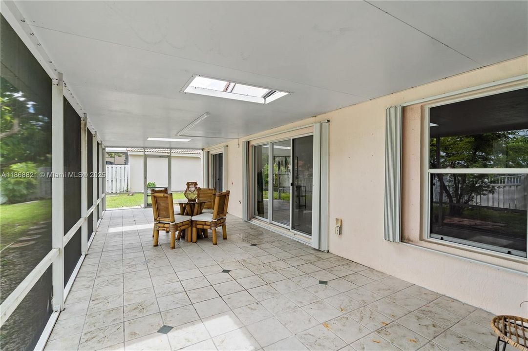 Active With Contract: $799,000 (3 beds, 2 baths, 1648 Square Feet)