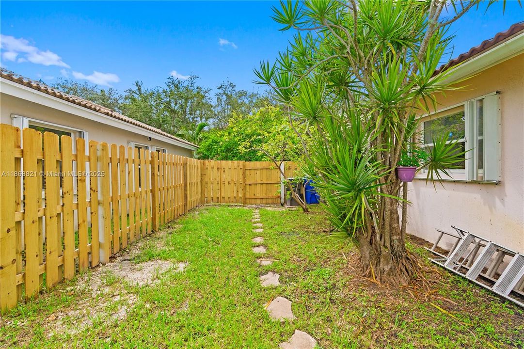 Active With Contract: $799,000 (3 beds, 2 baths, 1648 Square Feet)