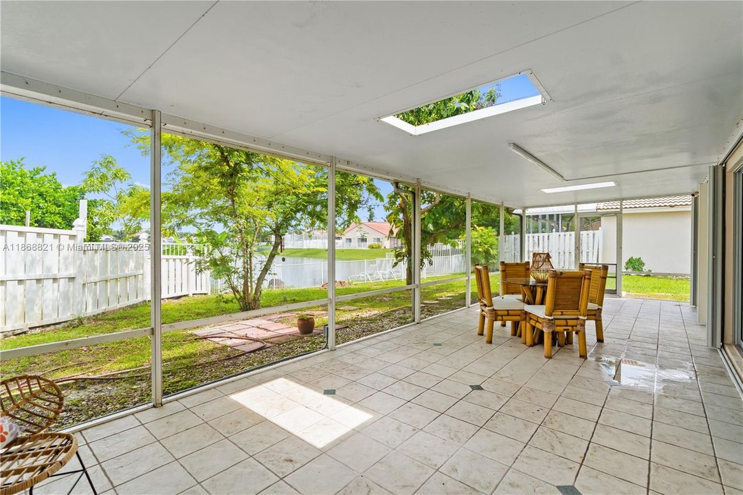 Active With Contract: $799,000 (3 beds, 2 baths, 1648 Square Feet)