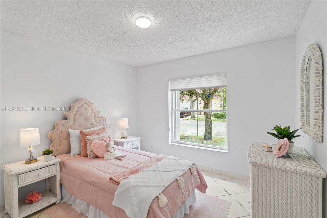 Active With Contract: $799,000 (3 beds, 2 baths, 1648 Square Feet)