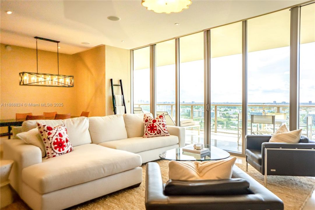 Recientemente alquilado: $20,000 (2 camas, 2 baños, 1599 Pies cuadrados)