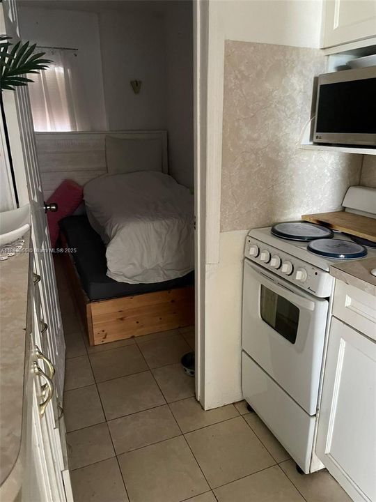 待售: $239,000 (2 贝兹, 1 浴室, 653 平方英尺)