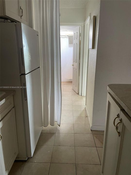 待售: $239,000 (2 贝兹, 1 浴室, 653 平方英尺)