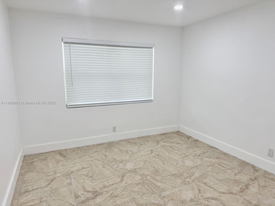 Recientemente alquilado: $3,000 (2 camas, 2 baños, 1567 Pies cuadrados)