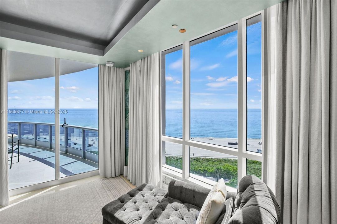 Active With Contract: $4,559,000 (3 beds, 3 baths, 2959 Square Feet)