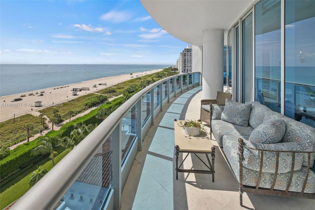 Active With Contract: $4,559,000 (3 beds, 3 baths, 2959 Square Feet)