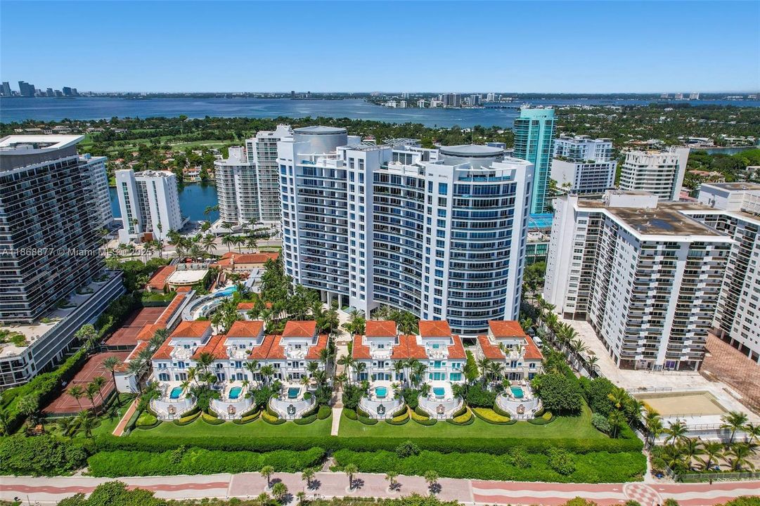 Active With Contract: $4,559,000 (3 beds, 3 baths, 2959 Square Feet)