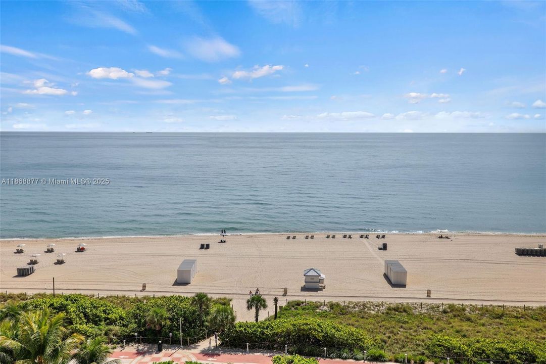 Active With Contract: $4,559,000 (3 beds, 3 baths, 2959 Square Feet)