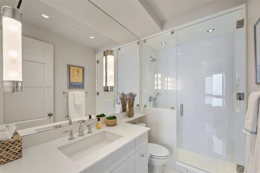 Active With Contract: $4,559,000 (3 beds, 3 baths, 2959 Square Feet)